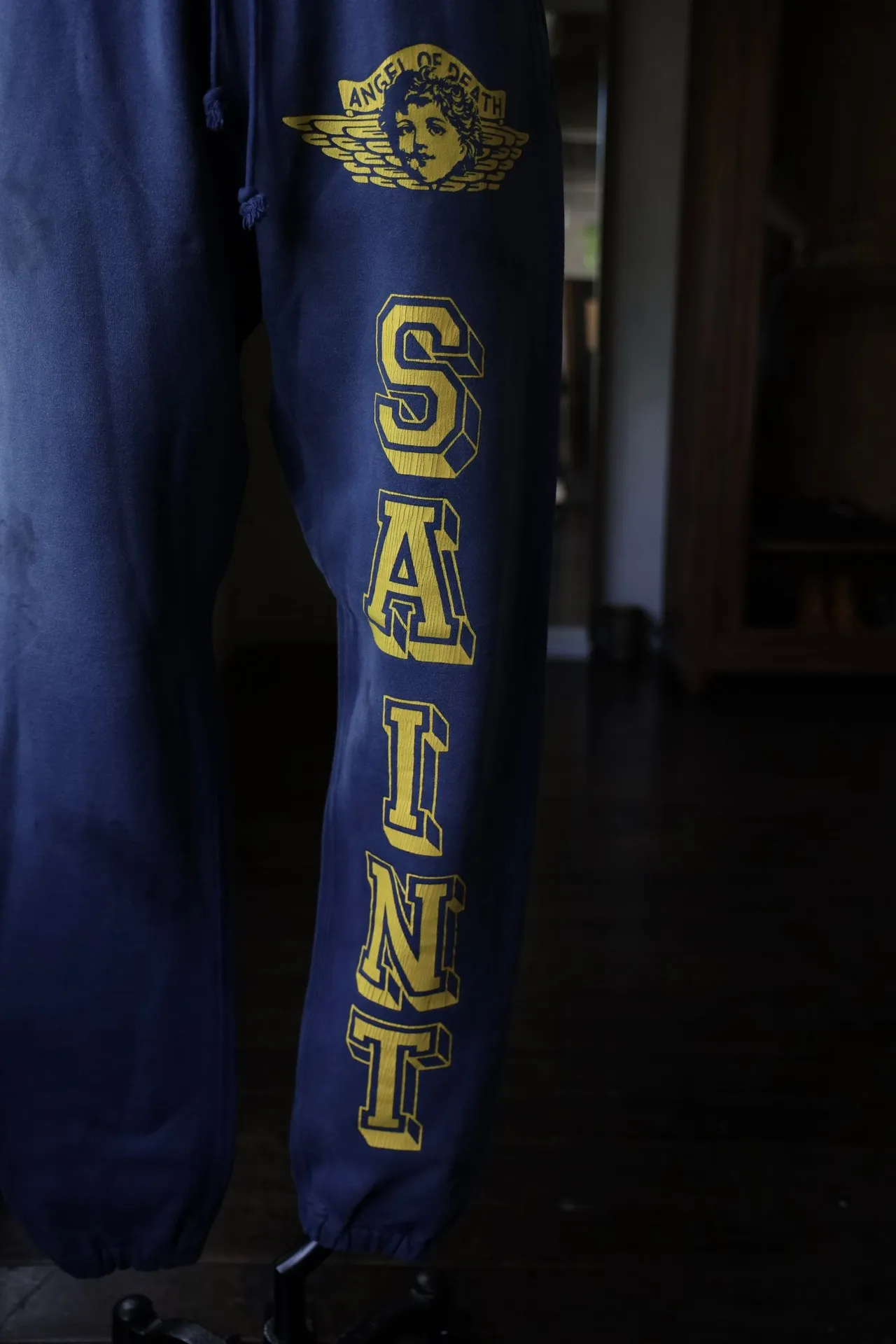 SAINT M×××××× ANGEL SWEATER PANTS/NAVY Angel Reborn Blue Sweatpants Washed Blue S-XL Assute Garment Dyeing Full Clothes Water Fading Dirty and Distressed New Vintage Ceiling God Cut Original Same Style
